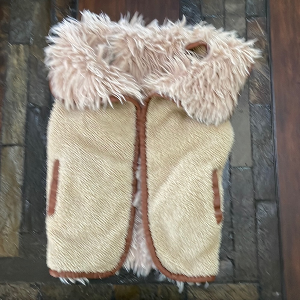 Little Girl’s Fuzzy Vest